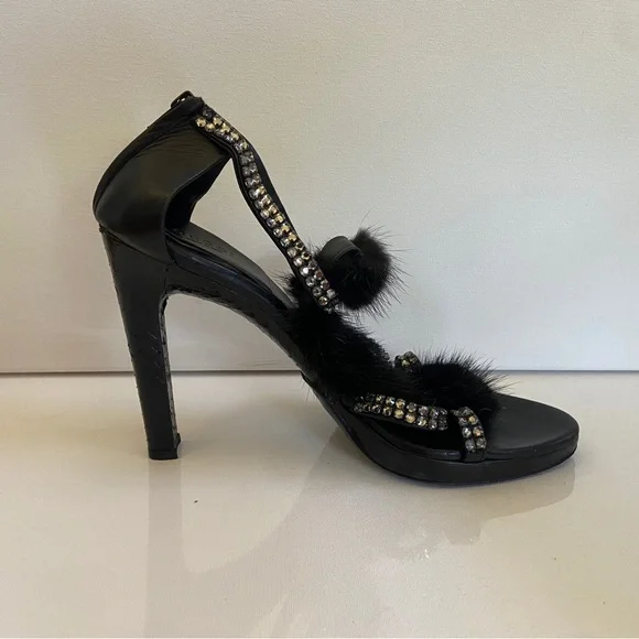 Gucci Black Leather & Rabbit Fur High Heels - Picture 6 of 13